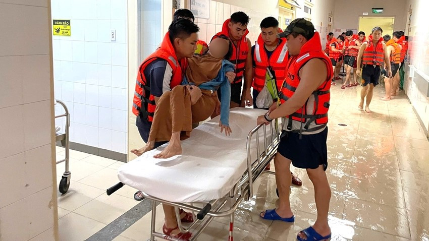 Mưa tại Huế vượt mức lịch sử, cao nhất từng ghi nhận ở Việt Nam - ảnh 2