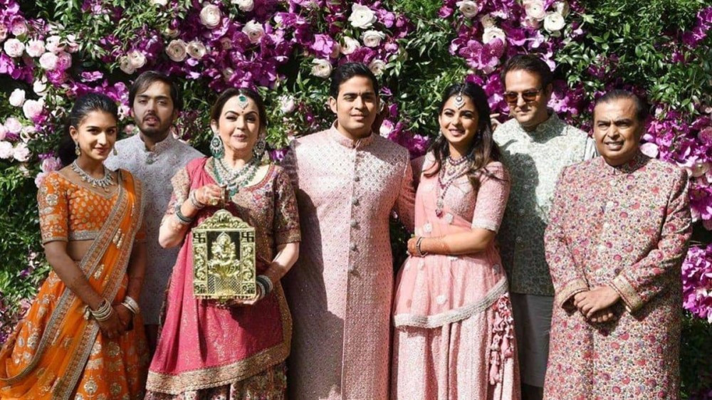 Gia tộc giàu có sở hữu 'cung điện trên mây' trị giá 50.000 tỷ: Cả nhà tài giỏi, 3 con đều tốt nghiệp trường danh tiếng hàng đầu nước Mỹ - ảnh 2