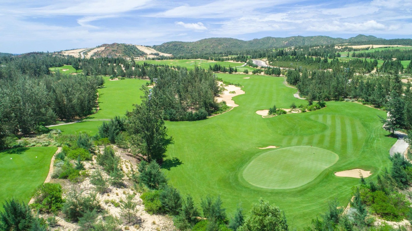 Tỉnh Gia Lai sắp đấu thầu loạt dự án sân golf, quy mô hơn 900ha. Ảnh minh họa Tỉnh Gia Lai sắp đấu thầu loạt dự án sân golf, quy mô hơn 900ha. Ảnh minh họa