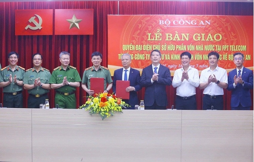 SCIC đăng ký bán toàn bộ hơn 50% vốn tại FPT Telecom, chuyển quyền sở hữu về Bộ Công an SCIC đăng ký bán toàn bộ hơn 50% vốn tại FPT Telecom, chuyển quyền sở hữu về Bộ Công an