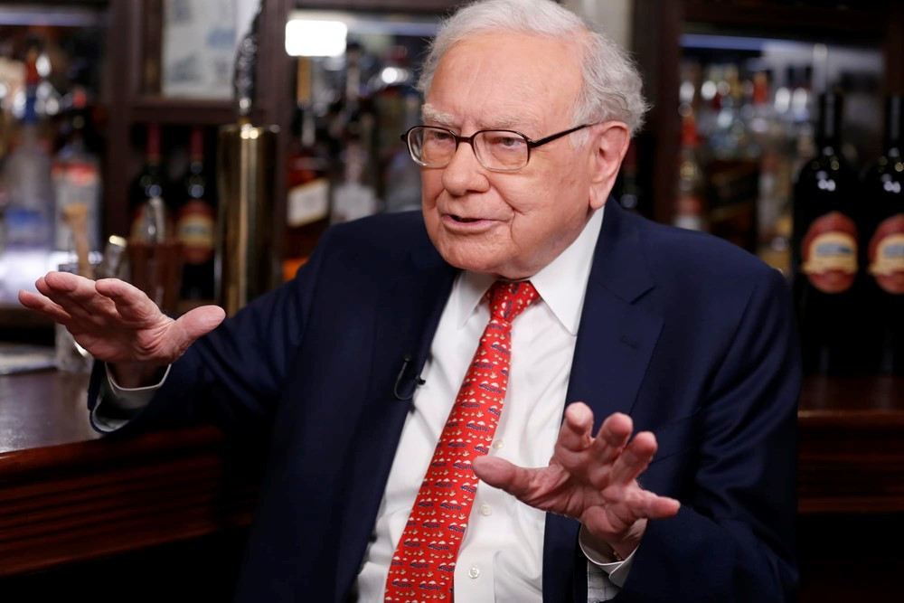 Warren Buffett bất ngờ đổ tiền vào ba lĩnh vực quan trọng trước khi nghỉ hưu: Tín hiệu gì cho kinh tế Mỹ? - ảnh 1