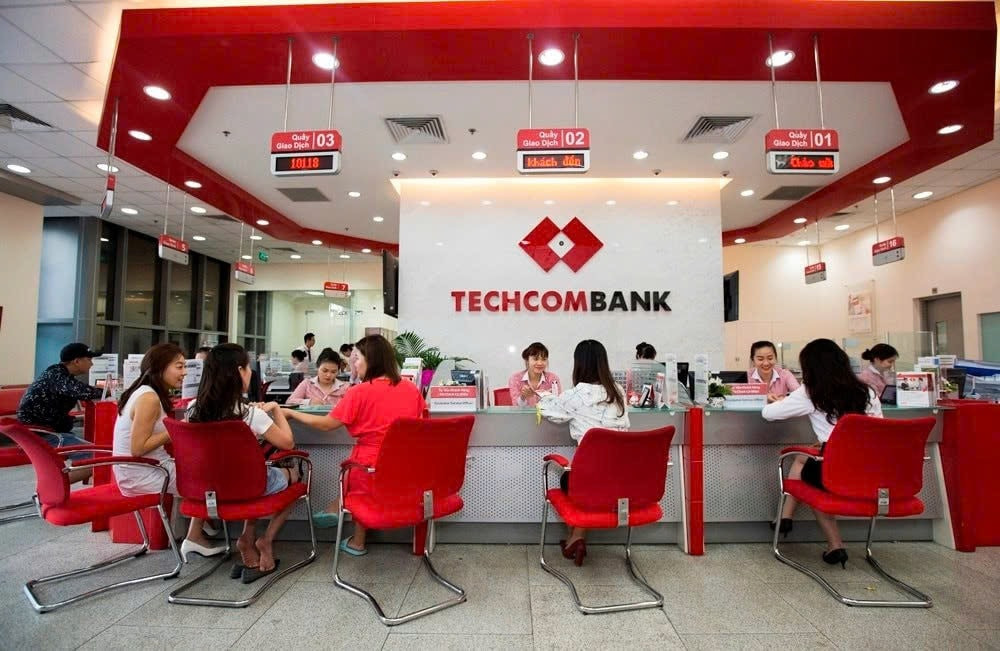 Thu nhập 1 tháng của nhân viên Techcombank có thể mua gần 1.300 cổ phiếu TCB