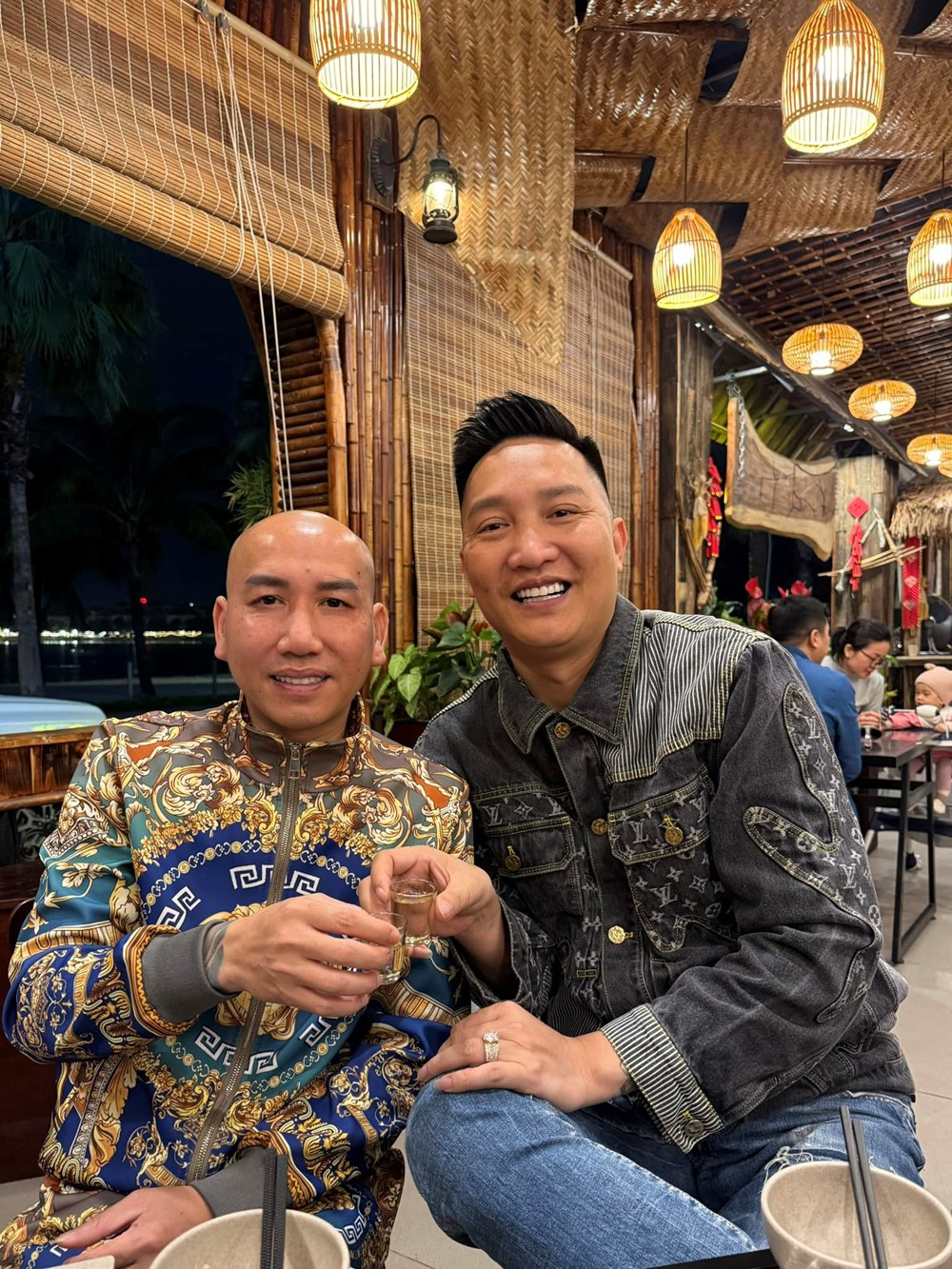 Huấn Hoa Hồng ‘hốt bạc’ từ đâu để tậu dàn siêu xe sang chảnh, thành lập công ty vốn trăm tỷ? - ảnh 2