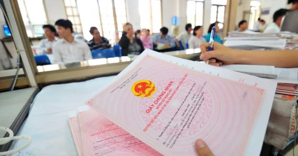 Dân phải photo sổ đỏ để tích hợp dữ liệu đất đai: Đại biểu nói 'phiền hà, mất thời gian' Dân phải photo sổ đỏ để tích hợp dữ liệu đất đai: Đại biểu nói 'phiền hà, mất thời gian'