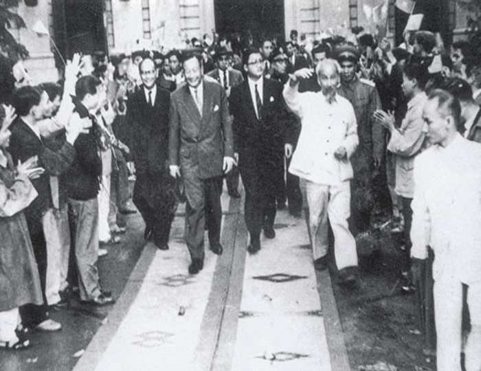 Gia đình trí thức danh giá của Việt Nam có bố là nhà ngoại giao, nhà văn hóa kiệt xuất, con là Anh hùng Lao động - ảnh 2