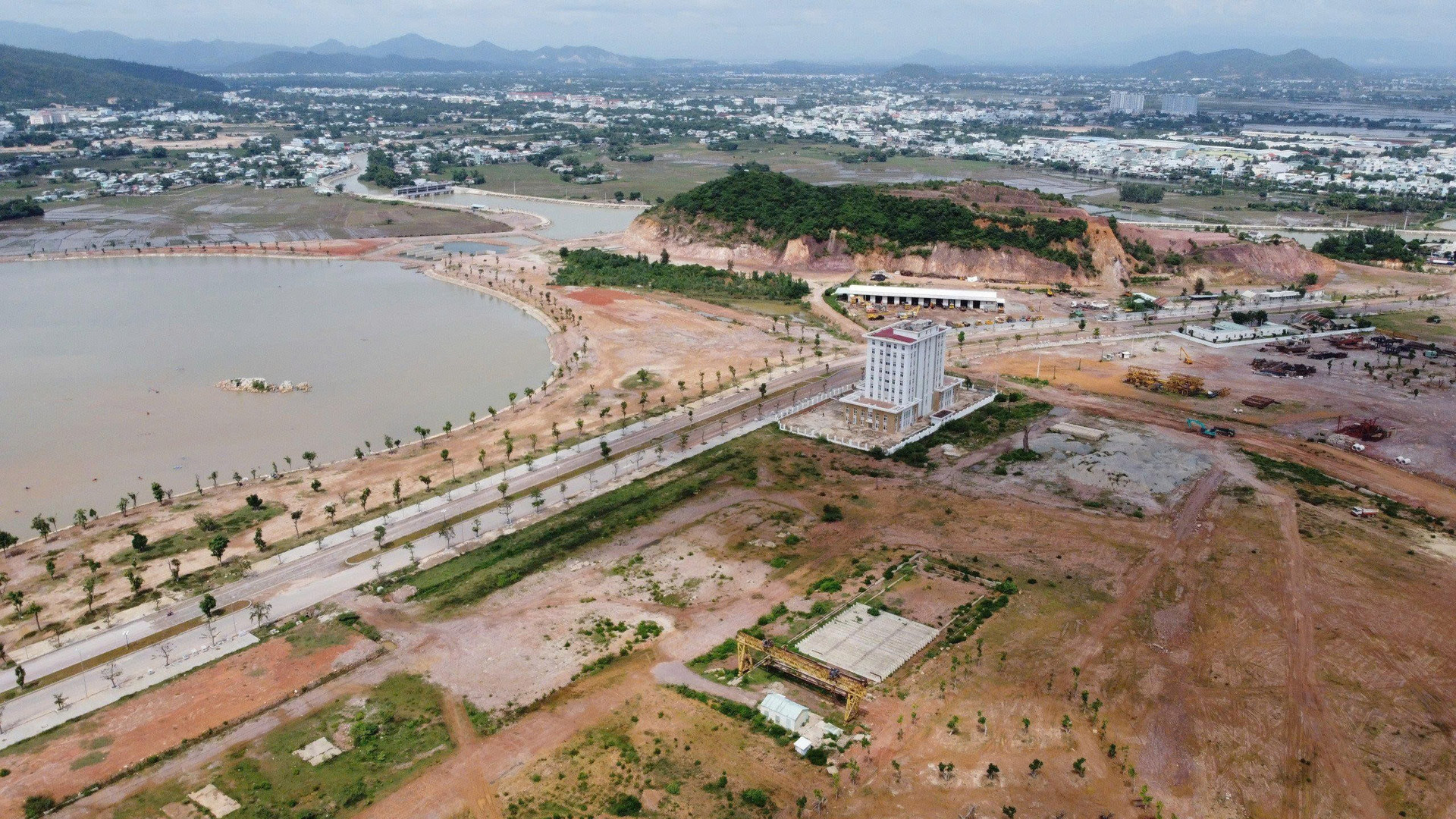 Khu đô thị du lịch, văn hóa, thể thao hồ Phú Hòa. Nguồn ảnh: Báo Thanh niên