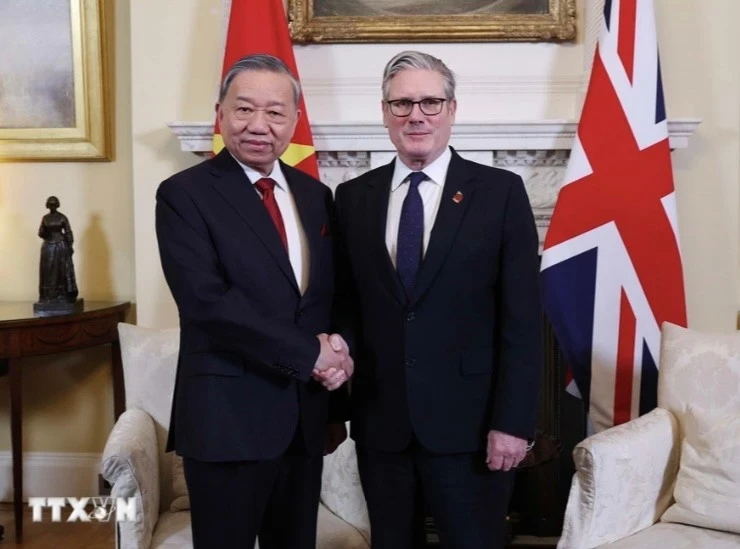 Nâng cấp quan hệ Việt Nam – Vương quốc Anh lên Đối tác Chiến lược toàn diện Nâng cấp quan hệ Việt Nam – Vương quốc Anh lên Đối tác Chiến lược toàn diện
