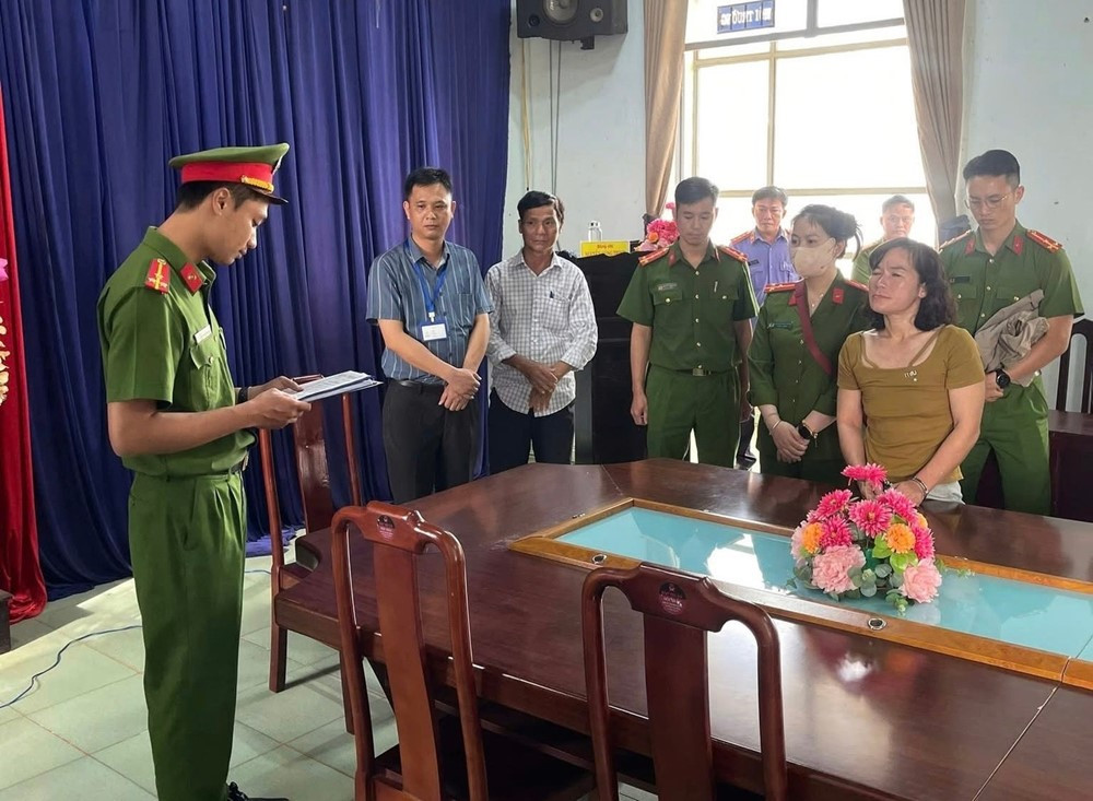 Khám xét nơi ở, bắt Facebooker ‘Bác Thủy’ - ảnh 1