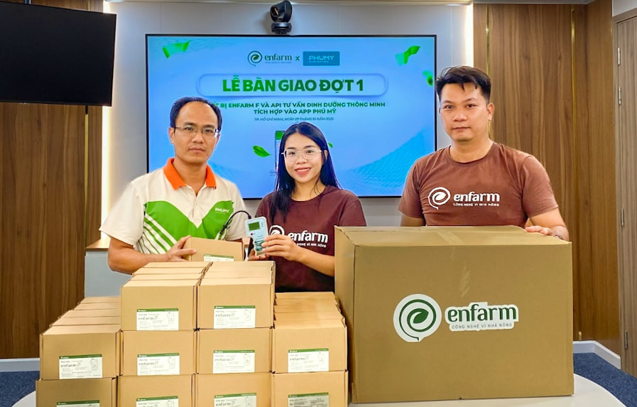 Phu My nhan ban giao thiet bi do dinh duong dat thong minh Enfarm F