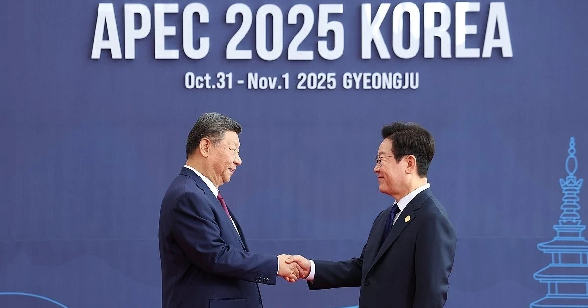Tổng thống Hàn Quốc và Chủ tịch Trung Quốc nói về duy trì thương mại tự do tại hội nghị APEC Tổng thống Hàn Quốc và Chủ tịch Trung Quốc nói về duy trì thương mại tự do tại hội nghị APEC