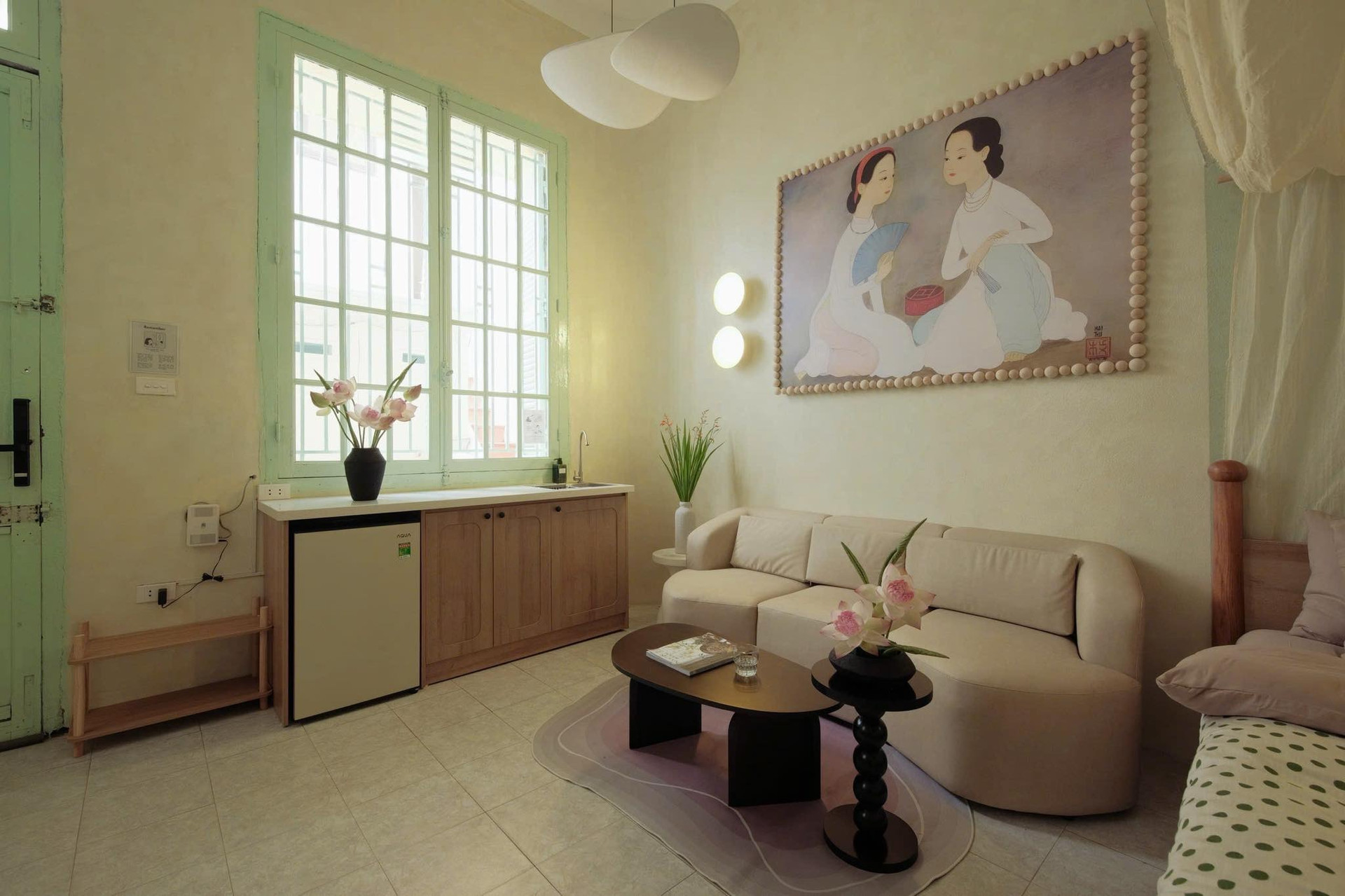 Biệt thự Pháp cũ giữa phố Bà Triệu ‘tái sinh’ thành homestay chill hết nấc- Ảnh 2.