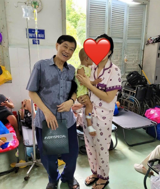 Cả đời gây dựng ‘đế chế’ hàng hiệu, tỷ phú U80 Johnathan Hạnh Nguyễn lại tiêu hết tiền tiết kiệm cho việc này - ảnh 4