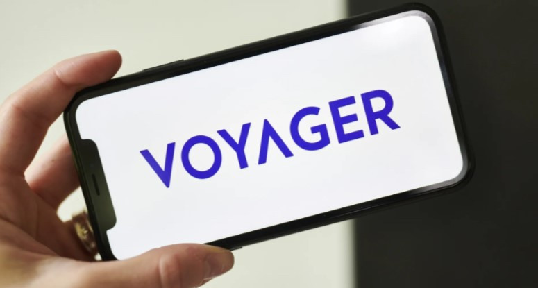 Tỷ phú ngông cuồng bay khắp thế giới chỉ để ăn tối, tậu cả máy bay qua Internet, thách thức cả Ủy ban chứng khoán Mỹ - ảnh 5