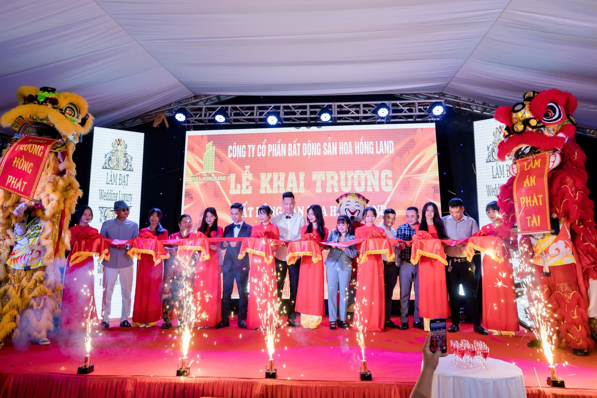 Huấn Hoa Hồng từng lấn sân bất động sản, sở hữu công ty với slogan ‘có làm thì mới có ăn’- Ảnh 2.