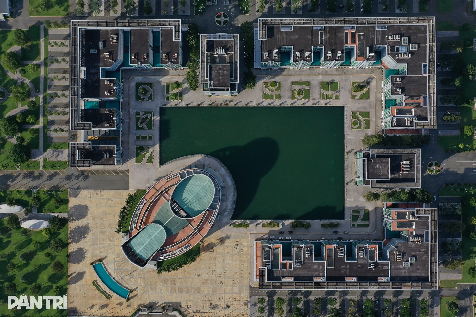 TP giàu nhất Việt Nam dự kiến dùng trung tâm hành chính nghìn tỷ làm trường học- Ảnh 3.