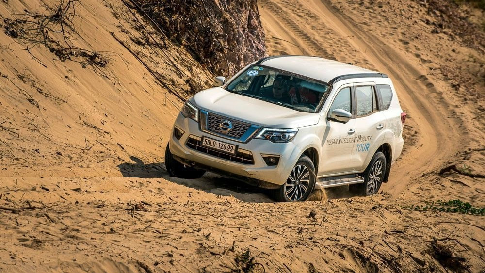 nissan-terra-v-2019-1.jpg