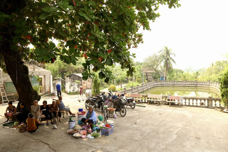 Ngôi làng cổ cách trung tâm Hà Nội 40km, từng bị thiêu rụi rồi hồi sinh thành ‘làng người giàu’, được giới thượng lưu săn đón - ảnh 5