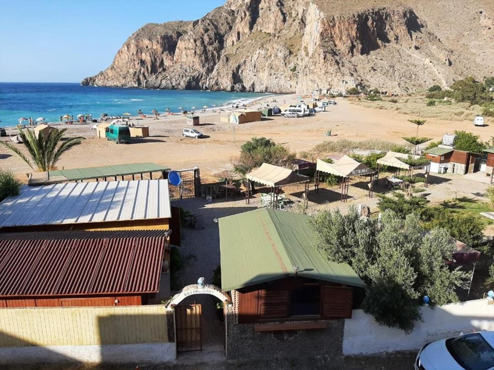 Biên giới quốc gia ngắn nhất thế giới: Dài vỏn vẹn 85m, được đánh dấu bằng sợi dây màu xanh - ảnh 5