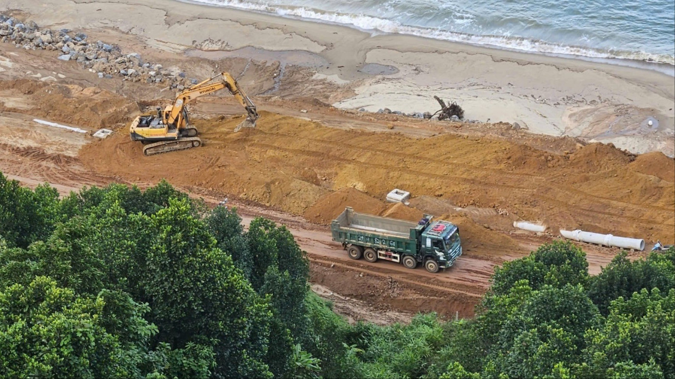 Sau lễ khởi công ngày 22/6/2025, công trường Làng Vân đã bước vào giai đoạn thi công với cường độ cao. Theo kế hoạch, các cấu phần đầu tiên sẽ được hoàn thiện và đưa vào vận hành từ năm 2027, mở ra kỳ vọng hình thành một trung tâm du lịch - nghỉ dưỡng mới ở cửa ngõ phía Bắc thành phố. 714746379377767532-6679-9731.jpg