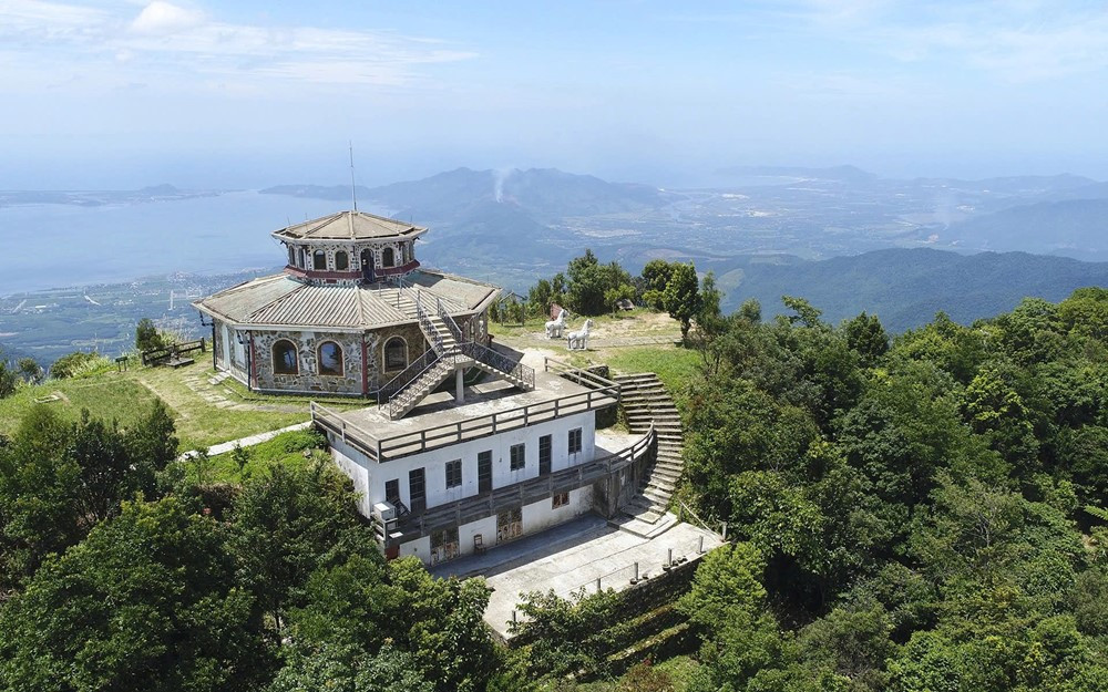 Đỉnh núi cao 1.400m của Việt Nam là nơi mưa lớn thứ hai thế giới, được ví như 'Đà Lạt của miền Trung' - ảnh 3