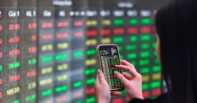 VN-Index giảm gần 10% từ đỉnh: Có thể 'bắt đáy' vùng 1.615 – 1.620 điểm?