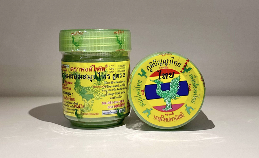 Cảnh sát đột kích 4 nhà máy, tịch thu hơn 2 triệu lọ dầu hít thảo dược Hong Thai - ảnh 3