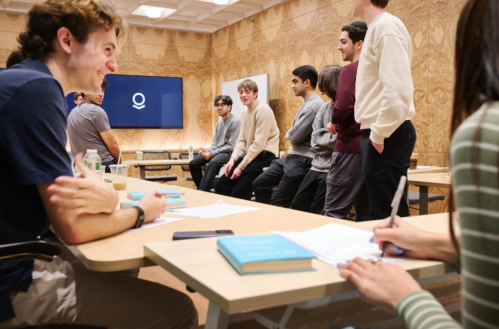 Palantir - 'Gã khổng lồ dữ liệu' muốn khai tử đại học Mỹ? - ảnh 2