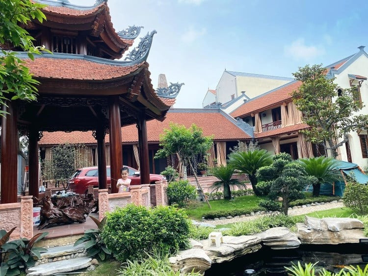 Ngợp mắt với biệt phủ 1.000m2 toàn gỗ quý, kiến trúc đậm dấu ấn làng quê Bắc Bộ- Ảnh 2.