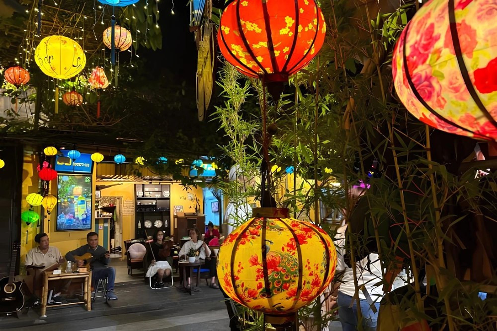 Bán ô tô lấy tiền sang Việt Nam du lịch, nam du khách Anh nhận về trải nghiệm nhớ đời - ảnh 4