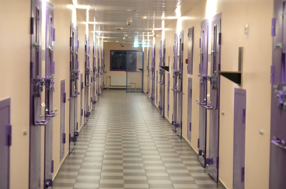 Quốc gia nơi mặt trời không bao giờ lặn, ít tội phạm đến mức cho cả nước khác thuê nhà tù - ảnh 1