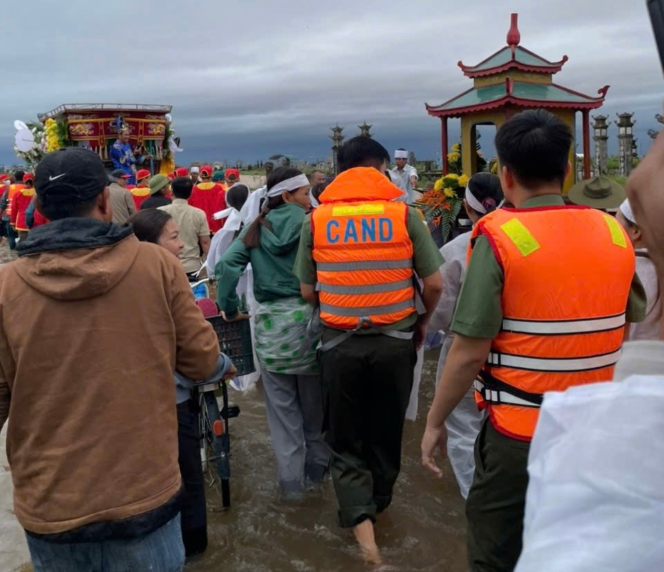 Mưa lũ làm nhiều người chết và bị thương ở Quảng Trị. img-4773.jpg