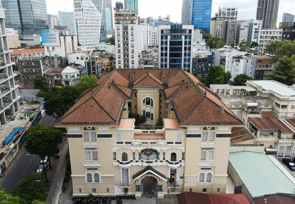 Dinh thự 4.000m², ba mặt tiền của ‘ông trùm địa ốc’ một thời: Có tận 99 cửa, là tòa nhà đầu tiên ở Sài Gòn sử dụng thang máy - ảnh 3