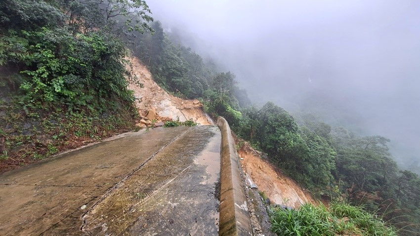 'Đà Lạt của miền Trung' thông báo đóng cửa, tạm ngừng đón khách do sạt lở - ảnh 2