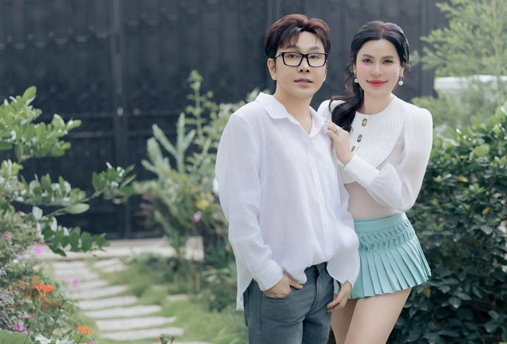 NSƯT vừa đón con đầu lòng ở tuổi U60: Lấy Hoa hậu đã có 3 con, điều hành 2 công ty mang tên vợ, sống trong biệt thự 200 tỷ - ảnh 1