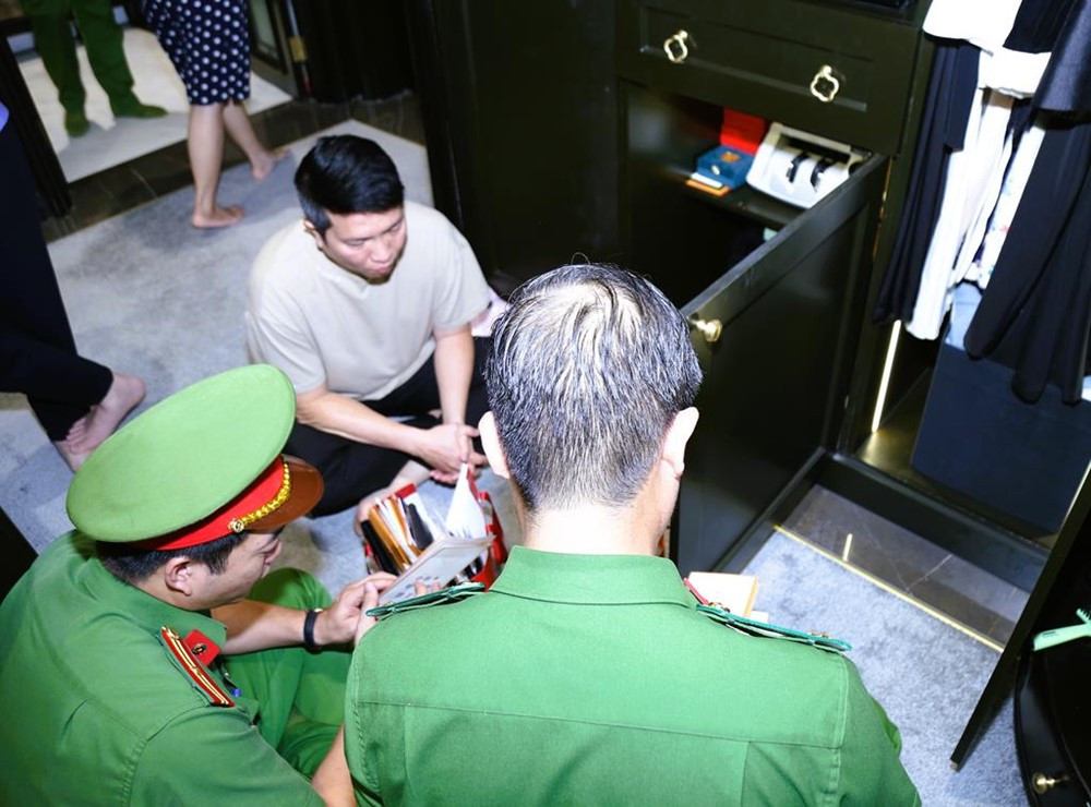 Khám xét nơi ở của chồng Đoàn Di Băng - ảnh 2
