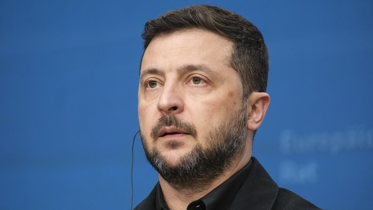 Tổng thống Ukraine Volodymyr Zelensky 690b08c985f540486d0dc9c1.jpg