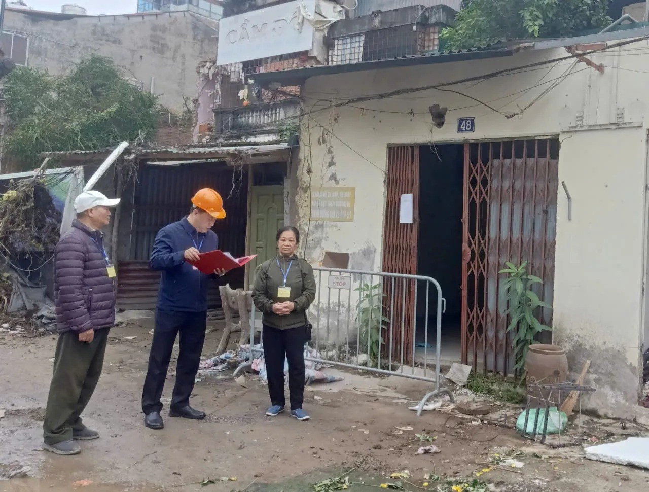 Hà Nội cưỡng chế 2 ngôi nhà làm tuyến đường nội đô 'đắt nhất hành tinh'- Ảnh 1.