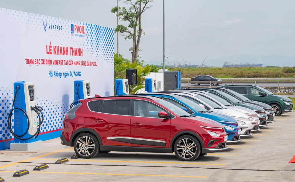 3 năm sau cú bắt tay với VinFast, đại gia xăng dầu đã sở hữu 2.400 điểm sạc xe điện trên toàn quốc