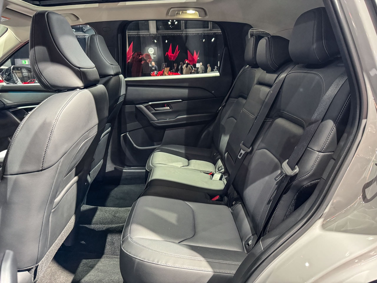 2026-mazda-cx-5-rear-seat-1762474327621-1762474327871201223740.jpg