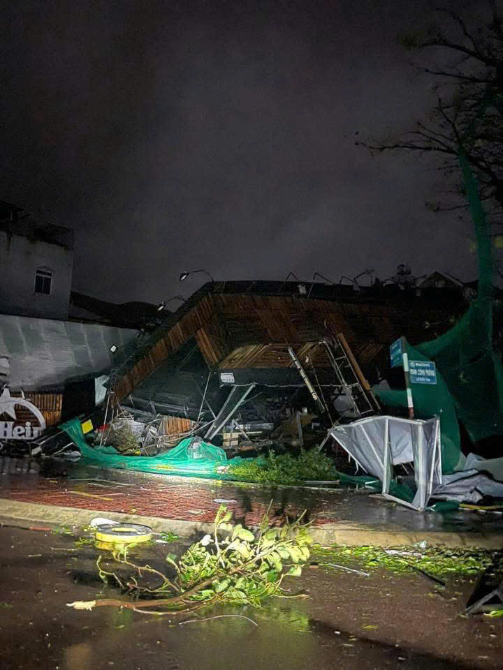 Hỗ trợ khẩn cấp 80 tỷ đồng cho 3 tỉnh Quảng Ngãi, Gia Lai, Đắk Lắk khắc phục hậu quả bão số 13- Ảnh 1.