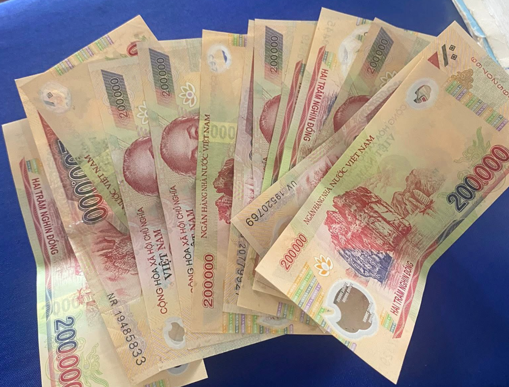 Công an cảnh báo khẩn về tiền giả, người dân lưu ý quy tắc này để nhận dạng!