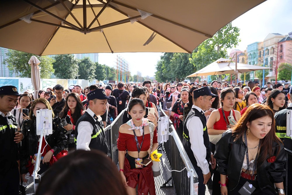 Biển người đổ về Hưng Yên tạo nên cảnh tượng chưa từng có - ảnh 2