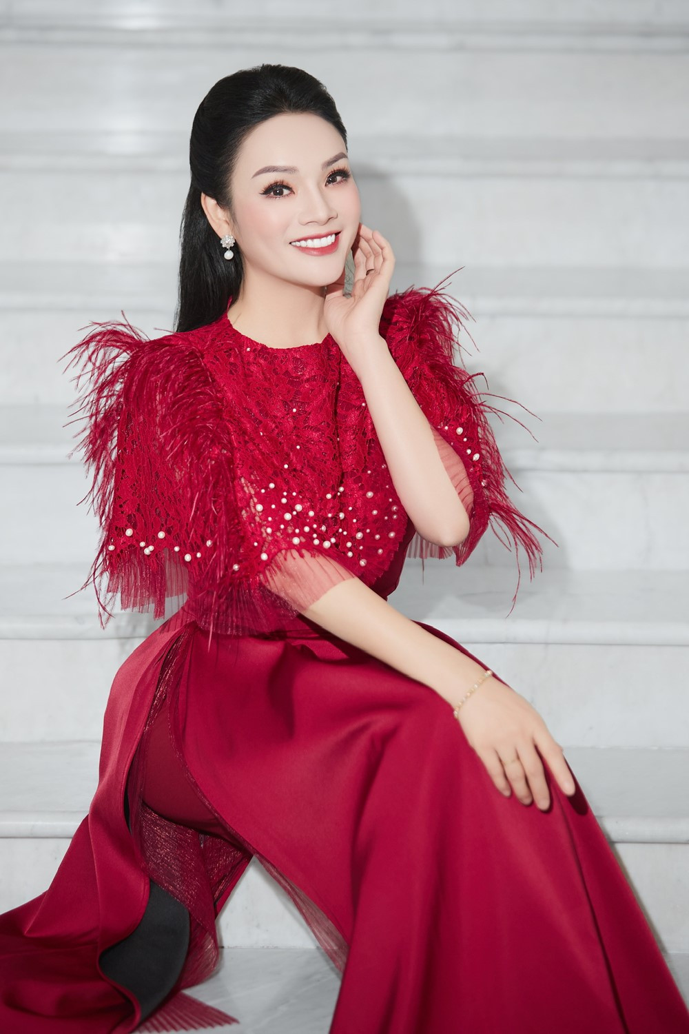 Nữ ca sĩ duy nhất đạt chuẩn Phó Giáo sư năm 2025: ‘Nữ hoàng nhạc dân gian’, là Tiến sĩ, NSƯT, Trưởng khoa trường nhạc hàng đầu Việt Nam - ảnh 3