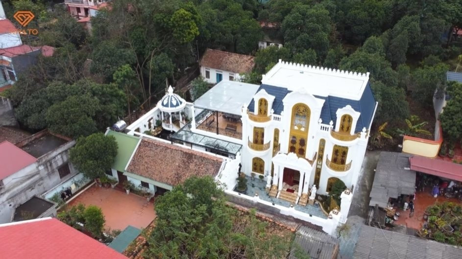 Căn biệt thự dát vàng giữa lòng Kinh Bắc: Không gian 370m2 như châu Âu thu nhỏ, giường ngủ mạ vàng như cung điện xưa- Ảnh 1.