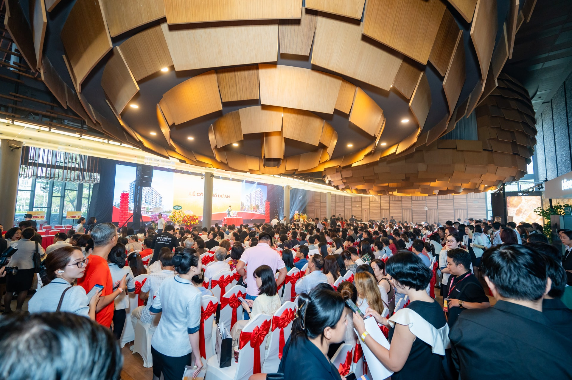 Su kien mo ban The Sculptura thu hut 750 khach rut tham (1)