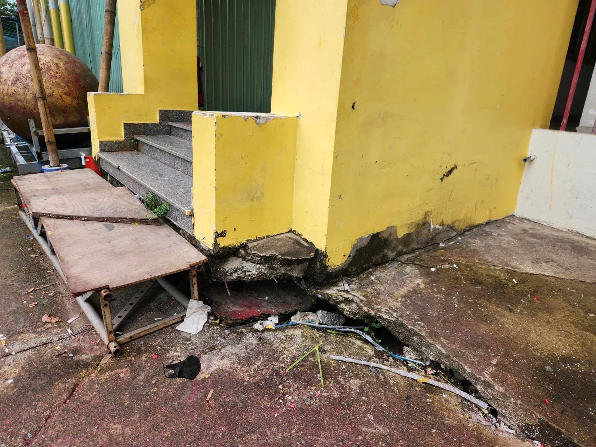 Thành phố giàu nhất Việt Nam có một phường sụt lún nghiêm trọng, tốc độ gấp 3 lần mức trung bình thành phố- Ảnh 2. Thành phố giàu nhất Việt Nam có một phường sụt lún nghiêm trọng, tốc độ gấp 3 lần mức trung bình thành phố- Ảnh 2.