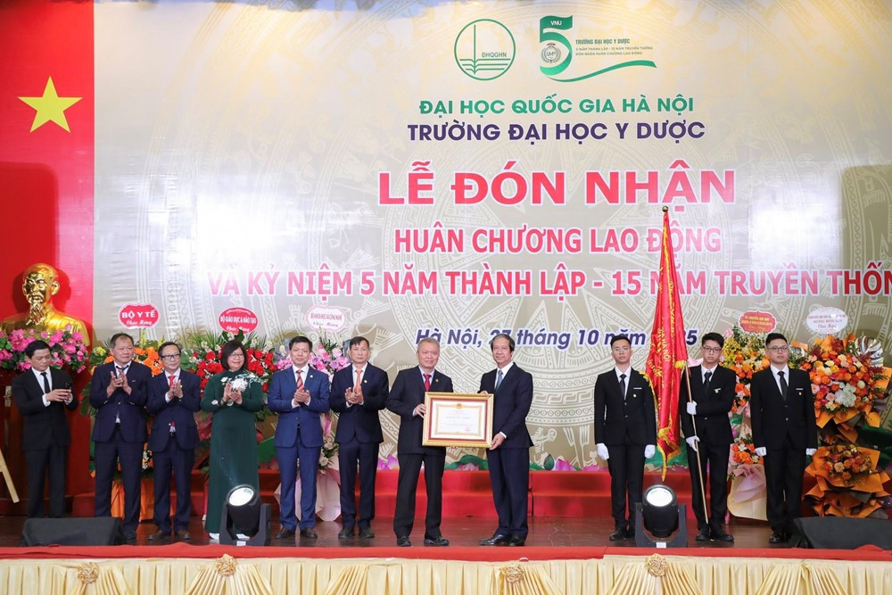 Ngôi trường có 14 Giáo sư, 75 Phó Giáo sư, 6 Phó Hiệu trưởng, 3 người là Giám đốc bệnh viện Trung ương - ảnh 1