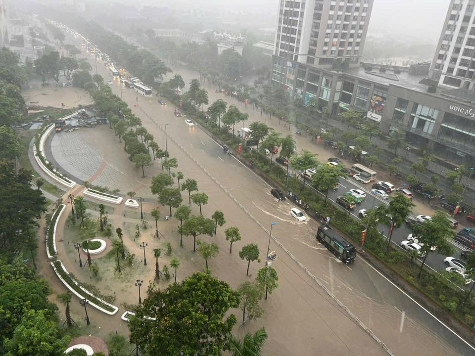 Khu đô thị Ciputra bị ngập úng vào thời điểm 8 vừa qua. Nguồn ảnh: Internet Khu đô thị Ciputra bị ngập úng vào thời điểm 8 vừa qua. Nguồn ảnh: Internet