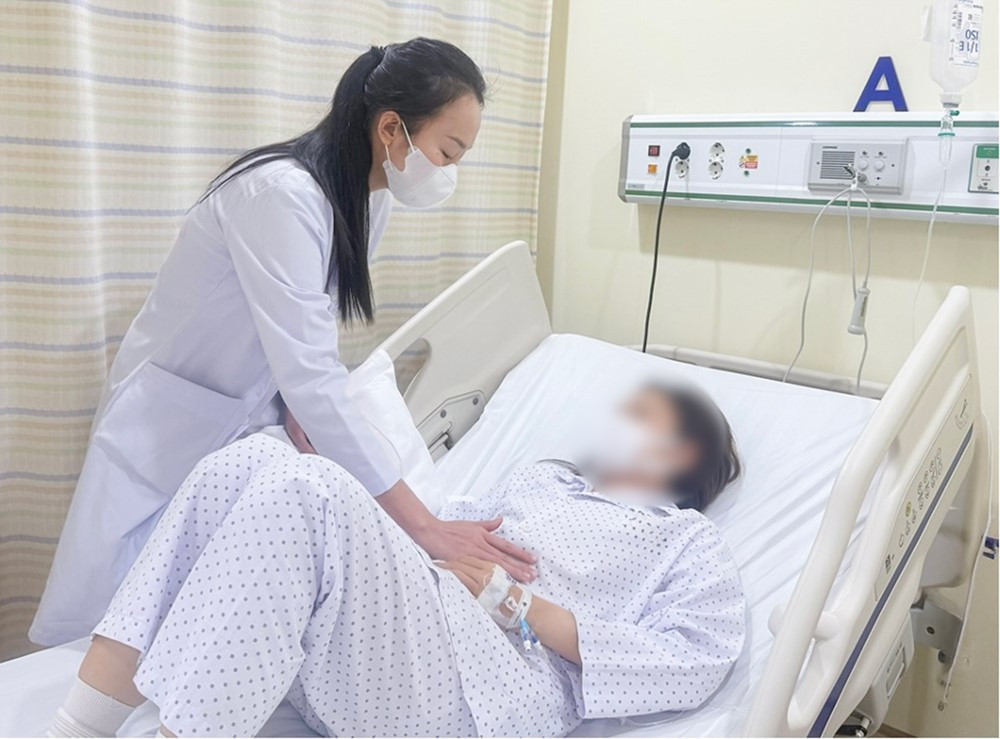 Lộ diện ‘thủ phạm’ khiến 304 người nhập viện sau khi ăn bánh mì - ảnh 1