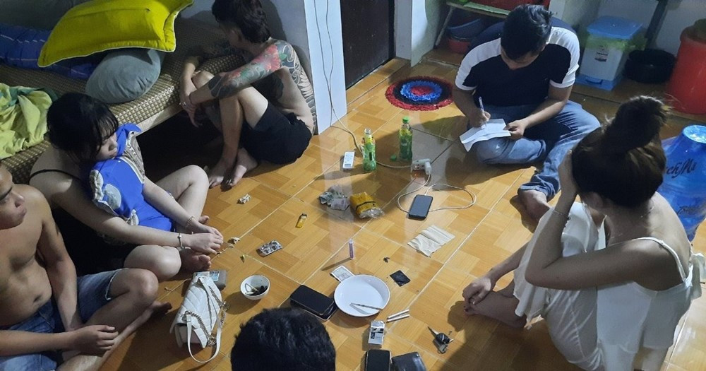 Bắt khẩn cấp Phạm Đức Phương giữa trung tâm thương mại - ảnh 2